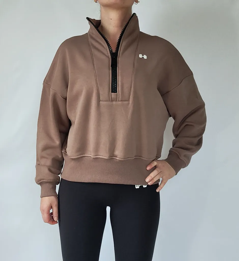 LAURA_SWEATER_BROWN_FRONT.webp