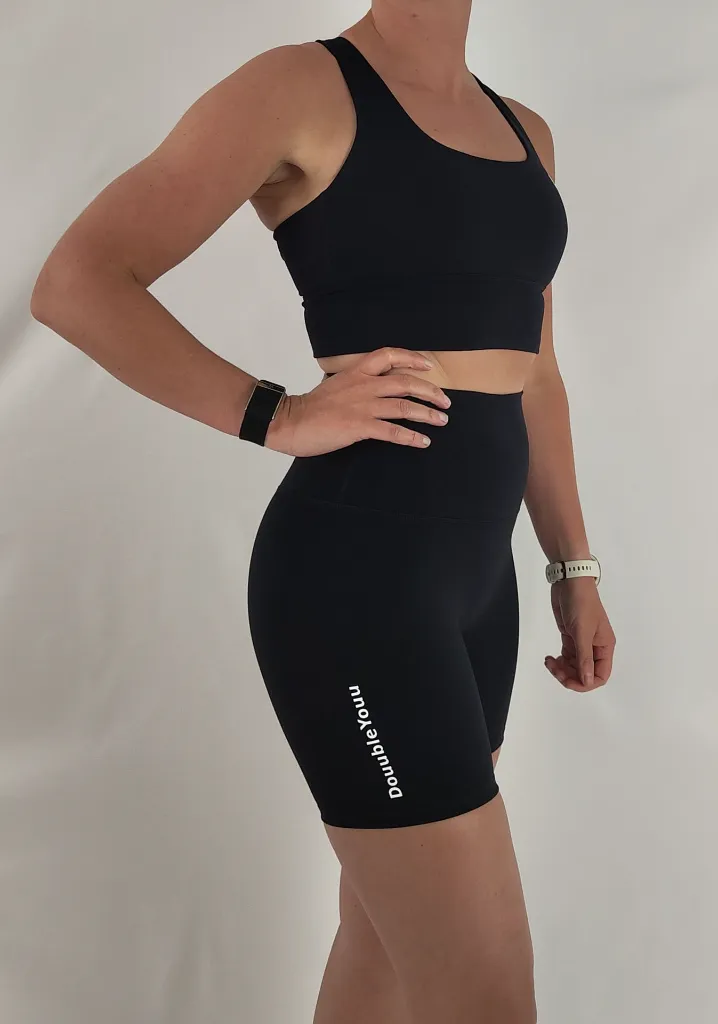 GWEN_SHORT_BLACK_SIDE2.webp