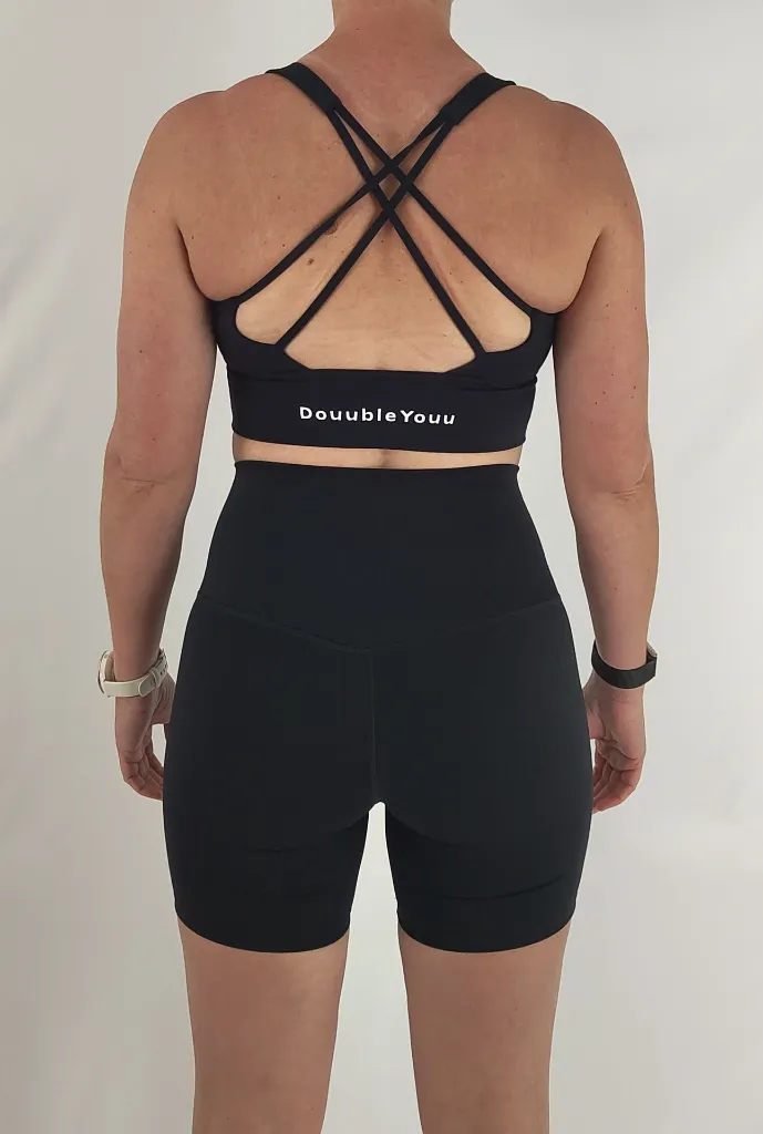GWEN_SHORT_BLACK_BACK.webp