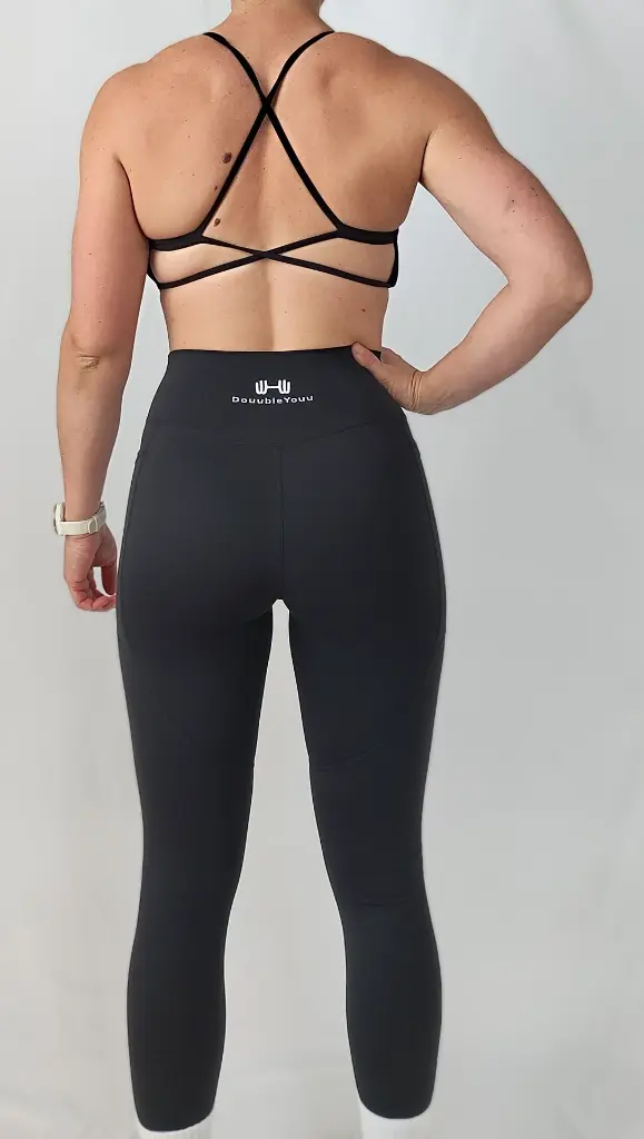CINDY_BLACK_LEGGING_BACK.webp