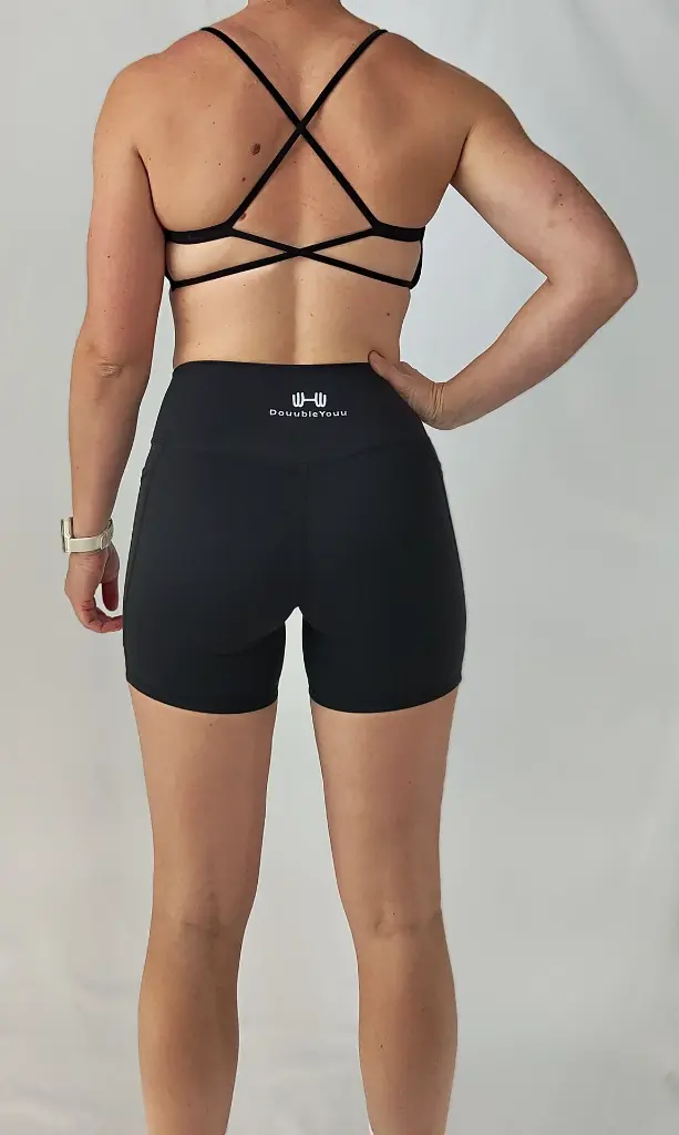 CINDY_BLACK_SHORT_2.webp