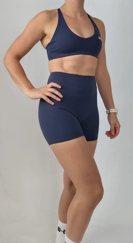 HELEN_BLUE_SHORT+BRA_SIDE.webp